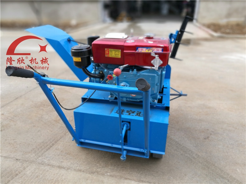 自走式柴油拌料機(jī)